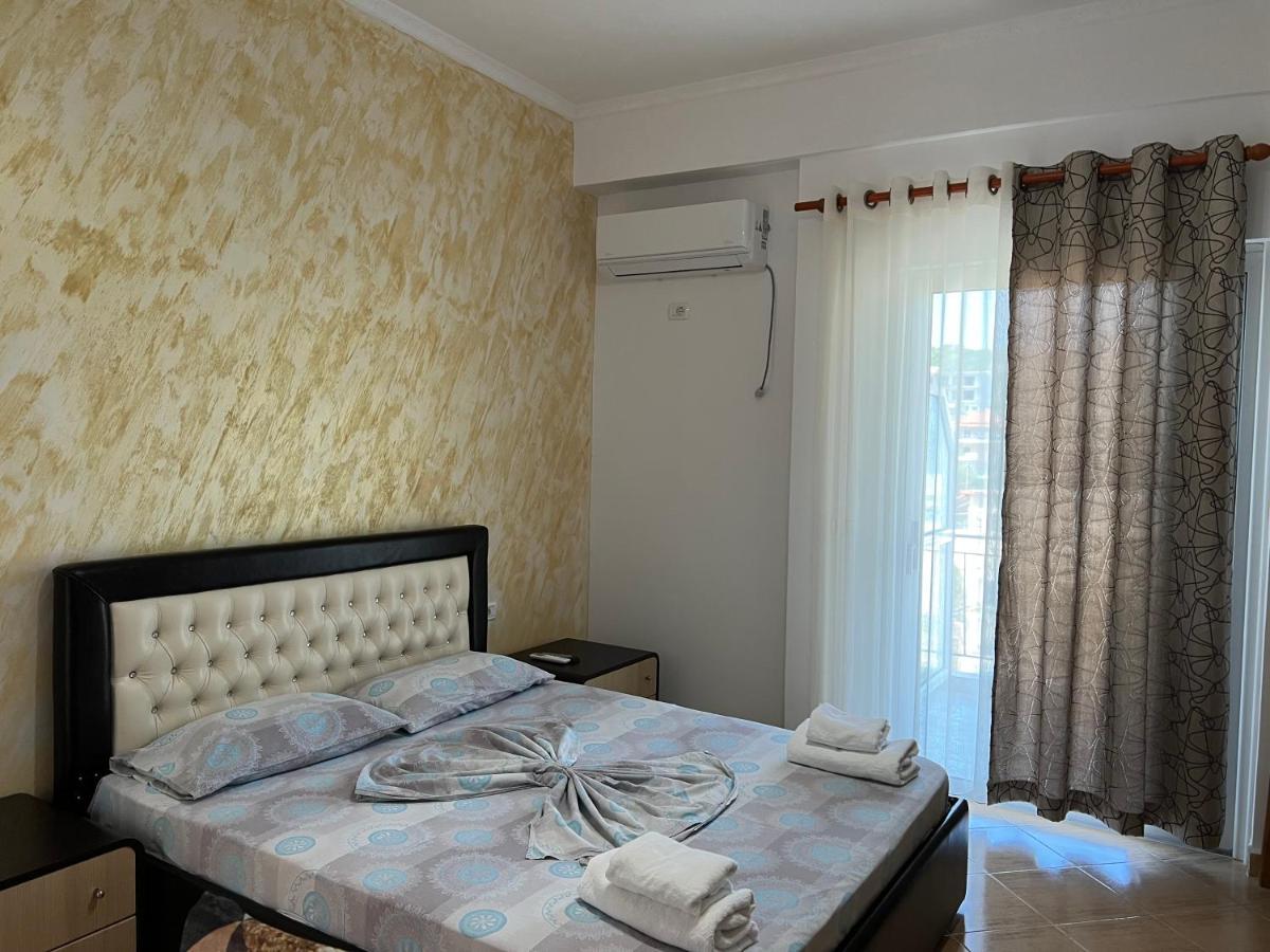 Hotel Frida Himare Bagian luar foto