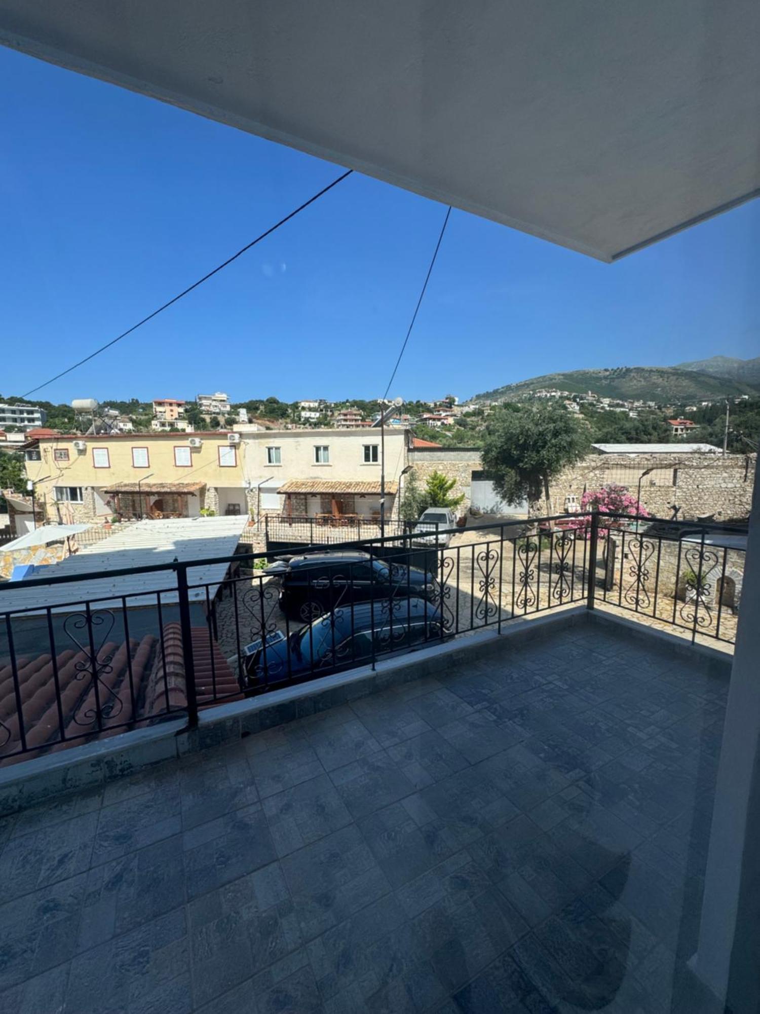 Hotel Frida Himare Bagian luar foto