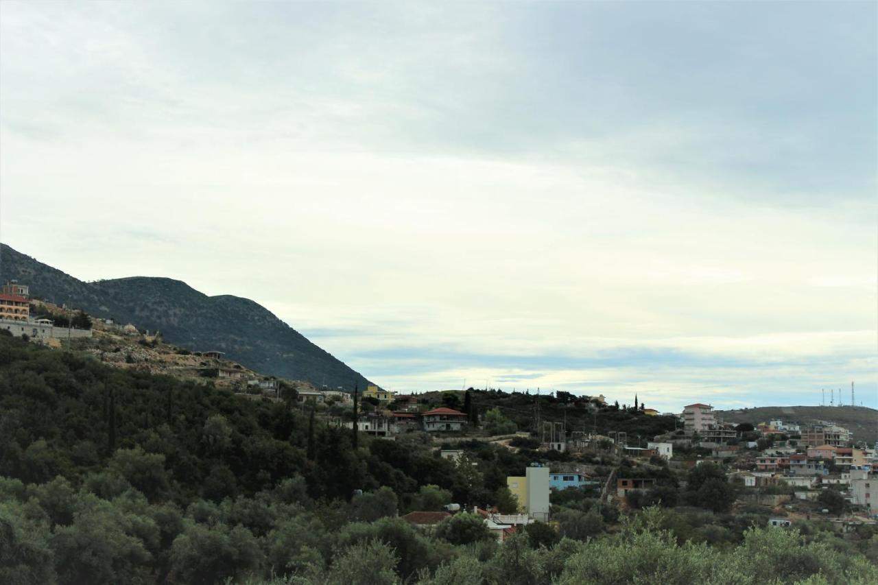 Hotel Frida Himare Bagian luar foto
